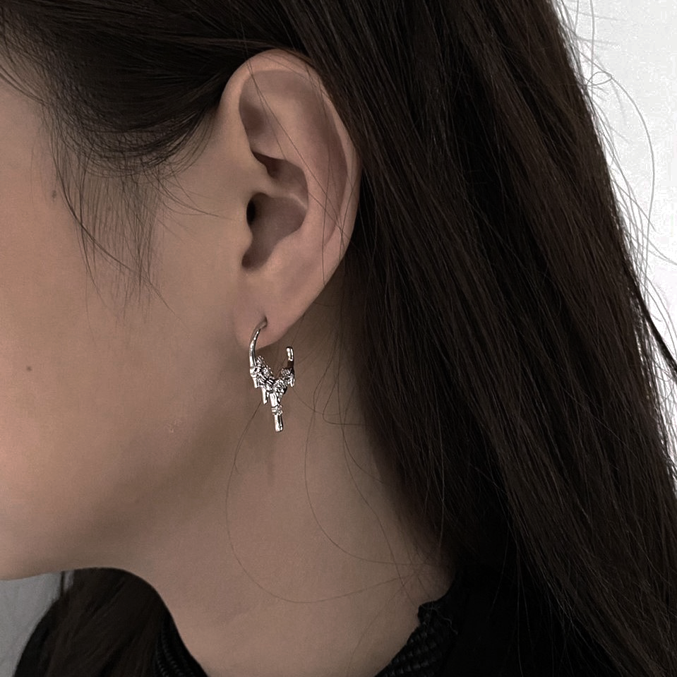 LIQUIDMERAL EAR RING-HOOP ICE MELT/925